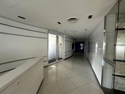 Gateway West (D7), Office #568705021